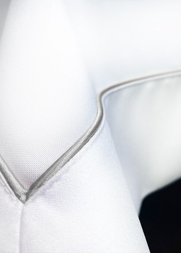 Obrus Veneto Bianco - srebrna lamówka