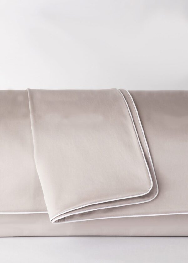 Poszwa satynowa SAN ANTONIO latte beż z białą lamówką