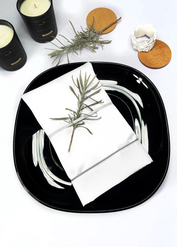 Serweta Veneto Bianco - srebrna lamówka