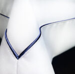 Obrus Veneto Bianco - lamówka navy blue