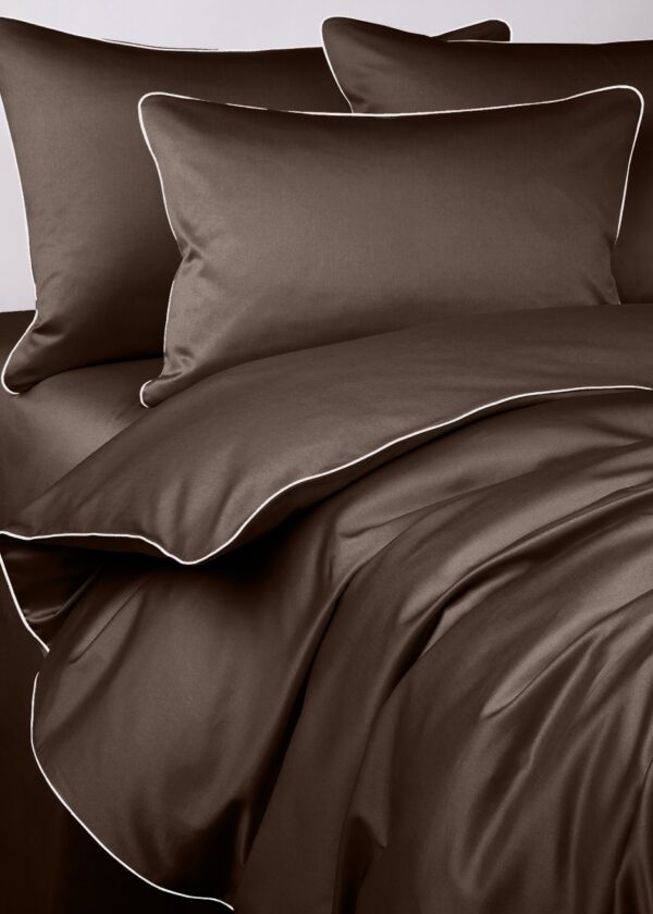 Pościel satynowa SAN ANTONIO - espresso z białą lamówką