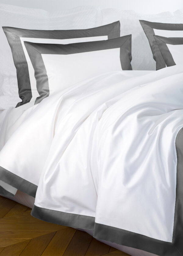 Pościel PARIS - biała z ciemnym szarym