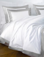 Pościel PARIS - biała z jasnym szarym