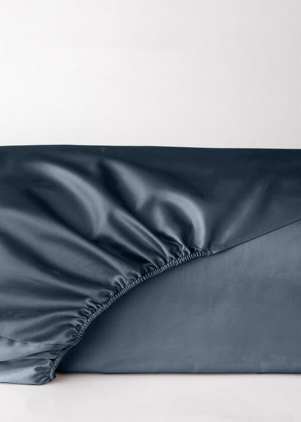 Prześcieradło satynowe marengo blue z gumką