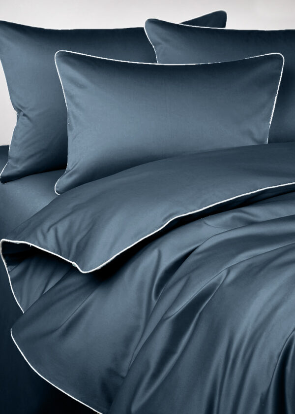 Pościel satynowa SAN ANTONIO - marengo blue z białą lamówką