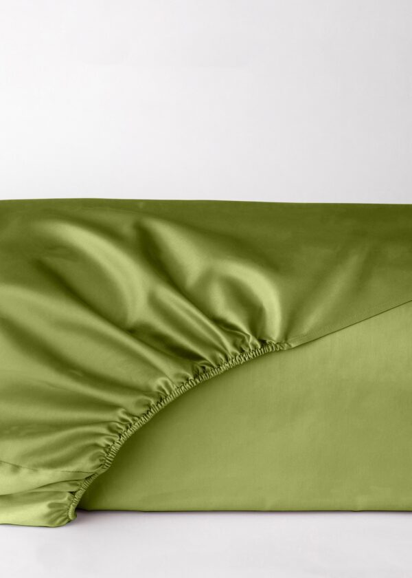 Prześcieradło satynowe oliwkowy z gumką