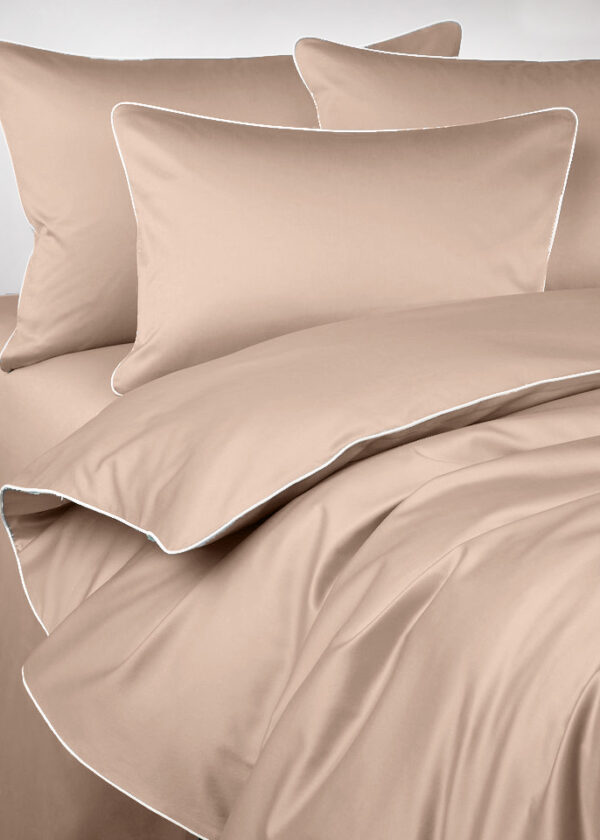 Pościel satynowa SAN ANTONIO - rose gold z białą lamówką