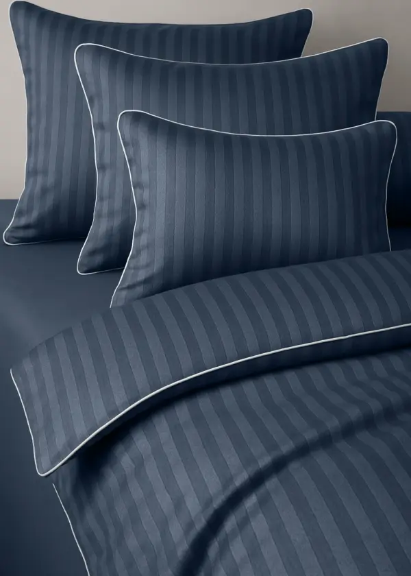 Pościel adamaszkowa SAN ANTONIO – marengo blue z białą lamówką