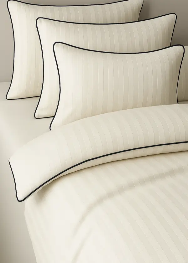 Pościel adamaszkowa SAN ANTONIO – ecru z czarną lamówką